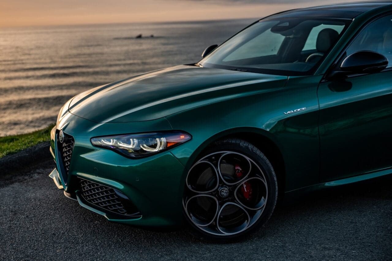 Stellantis reporta pérdidas por 26 mil mdd y replantea su estrategia hacia los motores de combustión