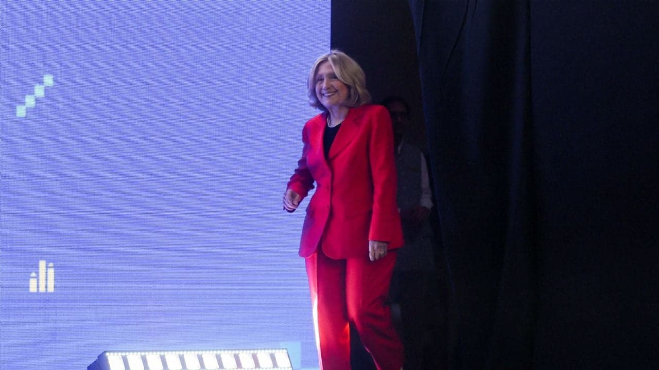 Hillary Clinton comparece ante el Congreso de EU: niega vínculos personales con Jeffrey Epstein