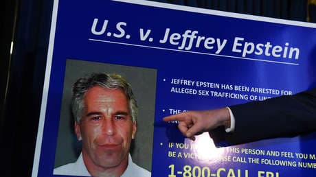 Reino Unido: Ex primer ministro Gordon Brown exige investigar si la Fuerza Aérea ayudó a Jeffrey Epstein