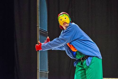 Adriana Duch explora el misticismo de la máscara teatral en el Teatro La Capilla