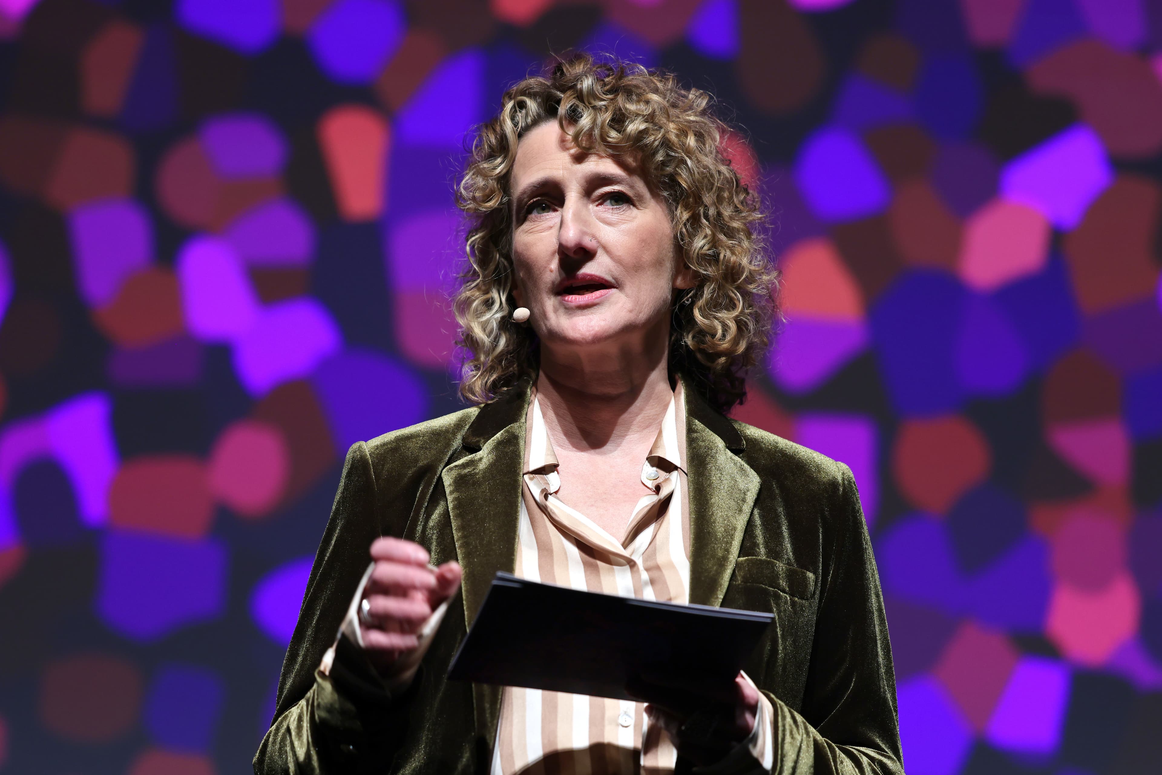 Crece la tensión en la Berlinale: Más de 700 figuras del cine firman carta en apoyo a Tricia Tuttle