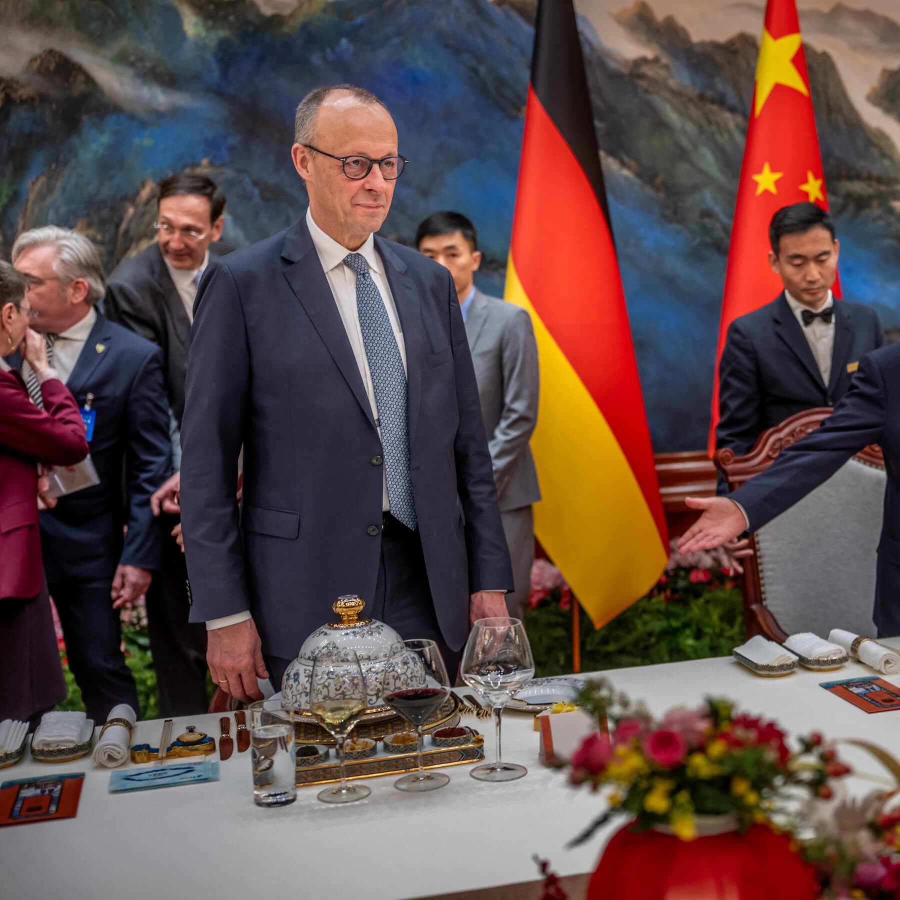 Europa busca distanciarse de China y Trump; el sector privado se resiste